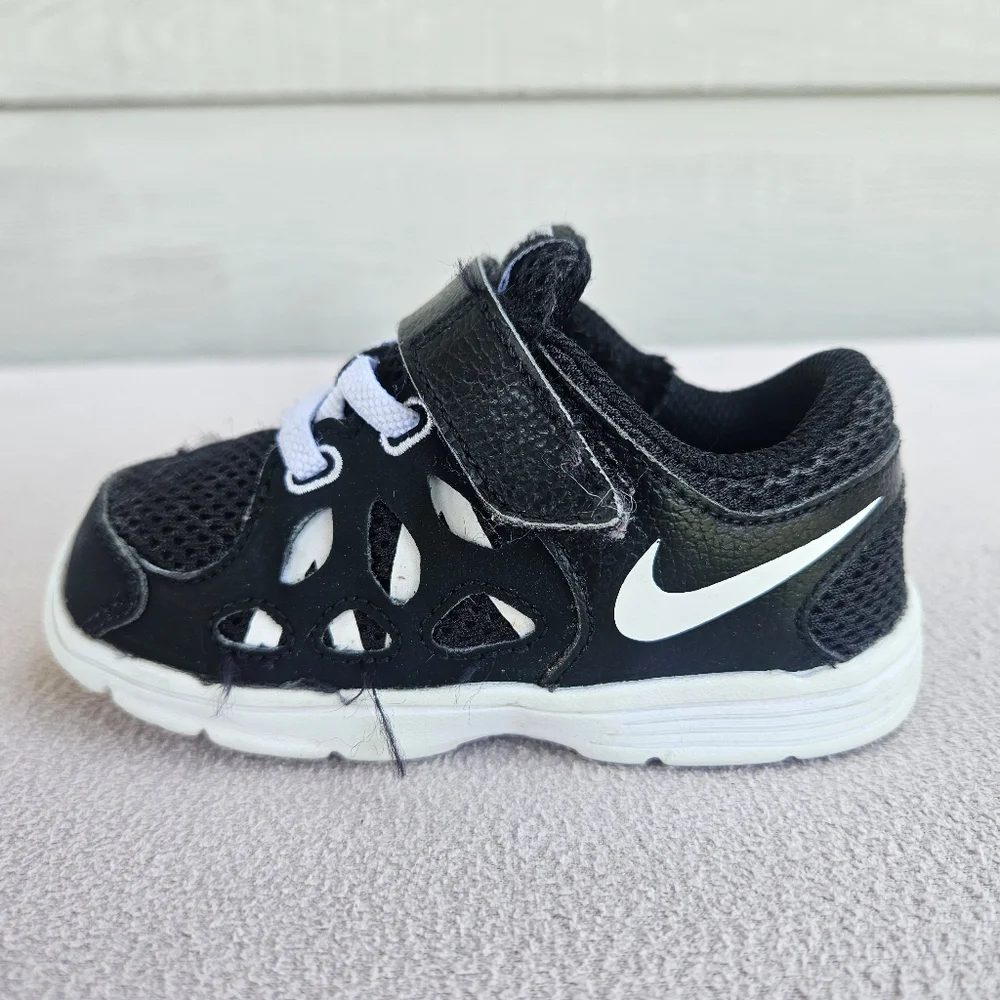 Nike Fusion Run 2 Athletic Sneaker Toddler SZ 7C Black Hook & Loop 599803-008